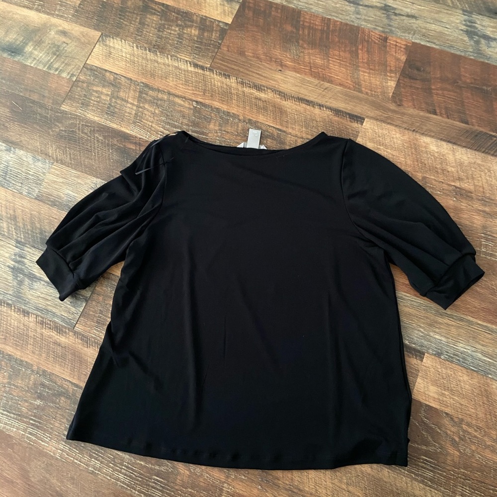 NWOT H&M black top - Size M